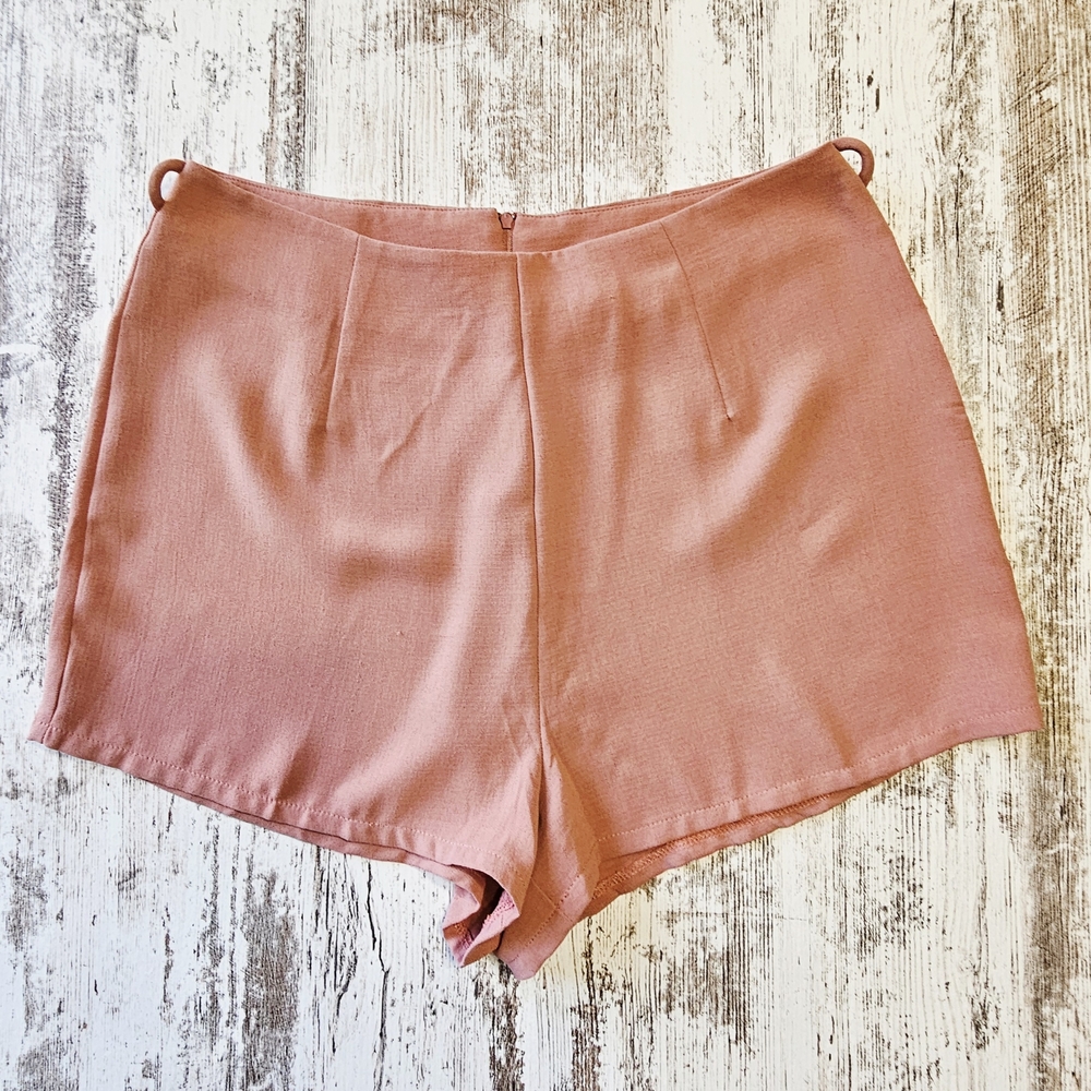 Windsor Womens Shorts Size Large High Rise Pink 1/4 Zip in back 100% Polyester